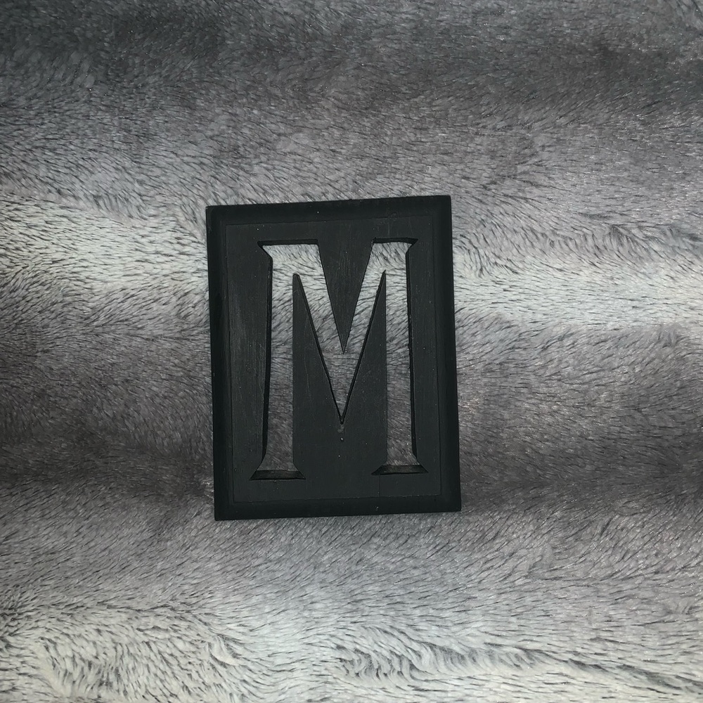 “M” decor